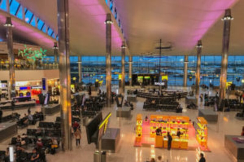 Heathrow starts to introduce cardless and cashless payments technology